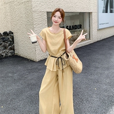 黄色