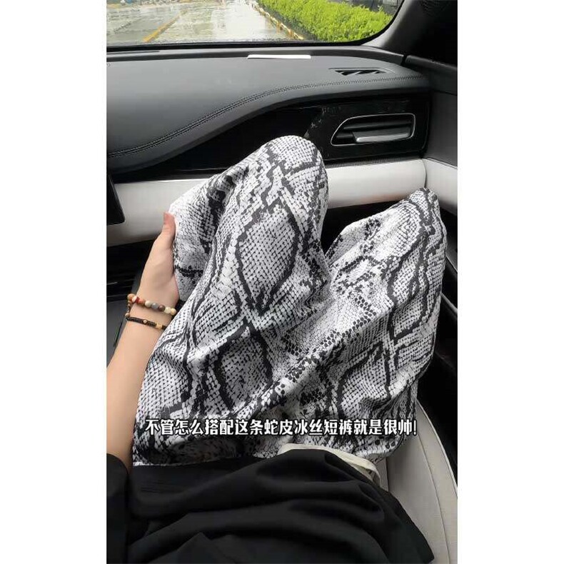 蟒蛇花纹印花沙滩透气简简约休闲运动五分时尚短裤DK2103P25,男装牛仔裤,电商A128