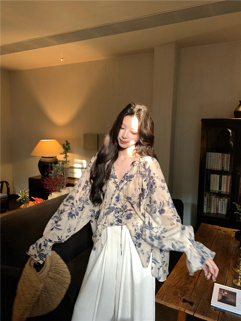 美学沉淀夏季高级感轻薄透气复古碎花宽松显瘦衬衫上衣,女装衬衫,湘姗