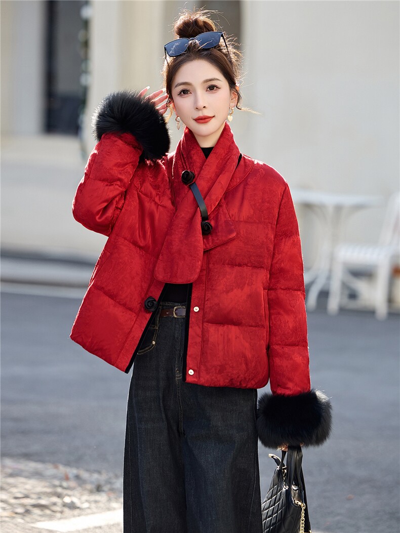 [现货】2025年新款新中式红色配围巾羽绒服保暖,女装羽绒服,橙子家