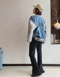 拼接牛仔棒球服图片
