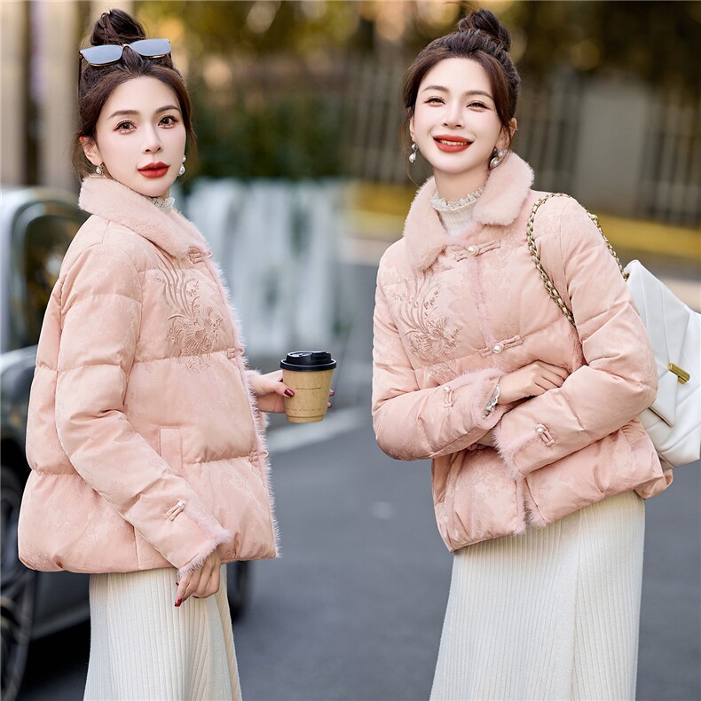 BAO款新增颜色2026年冬季新款新中式盘扣刺绣提花羽绒服女,女装羽绒服,美沁
