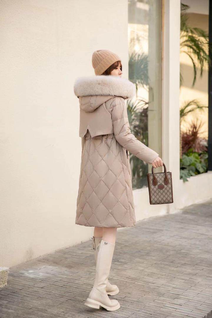 真毛领，大气款羽绒服，两色，四个尺码，女装羽绒服，依柏璐