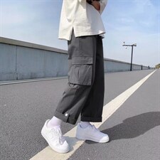 灰色