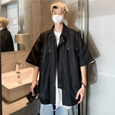 黑色