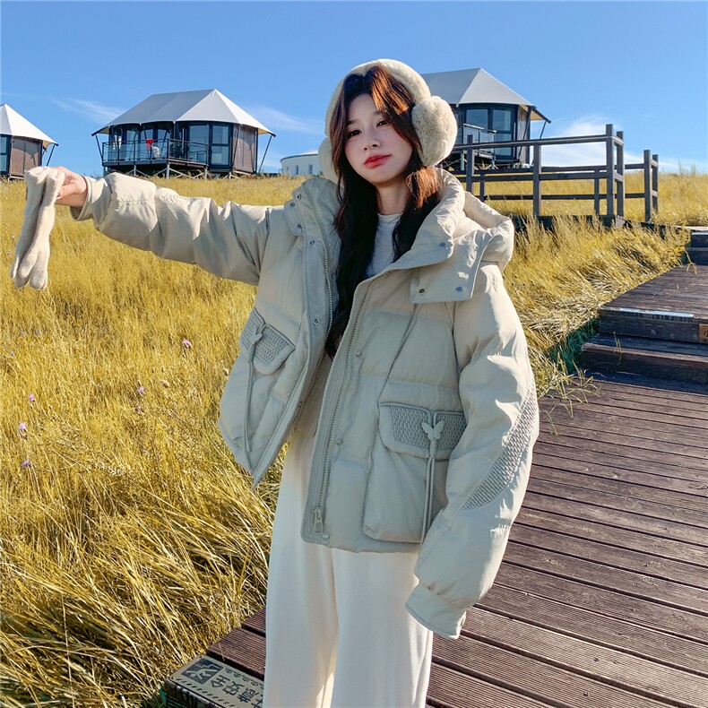 冬季上新！2025重工刺绣大口袋连帽羽绒服外套8009-P295-K438,女装羽绒服,浙宝115
