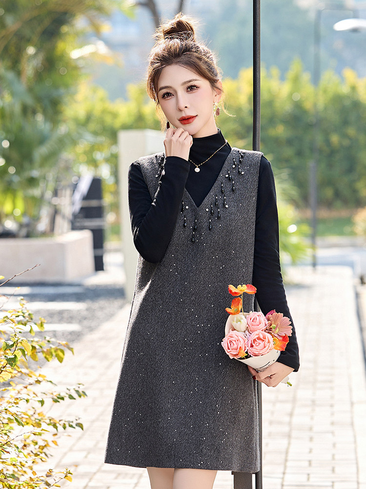 名媛小香风连衣裙两件套女2025春季新款重工钉珠毛呢背带裙打底衫,女装套装/套裙,罗腾