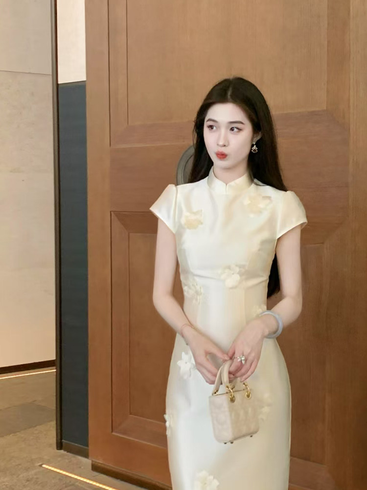 拈香新中式立体花改良旗袍女春夏缎面旗袍领连衣裙,女装连衣裙,梦白服饰厂