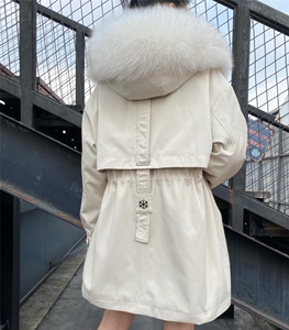 爆雪花派克服图片