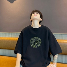黑色