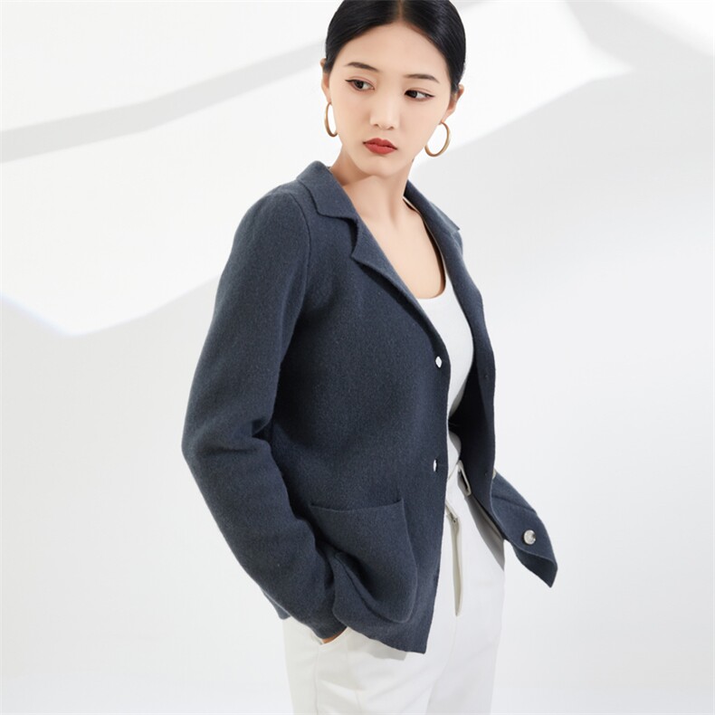 2024秋季新款长袖羊毛西服复古时尚,女装羊毛衫,彩羽羊绒
