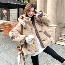 ：2026年冬装新款设计感撞色印花羽绒服2C135-6857P295K428，女装羽绒服，2C135