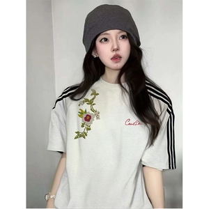 抖音得物品质二开240克宽松纯棉美式潮牌印花三条杠中性风短袖T恤图片
