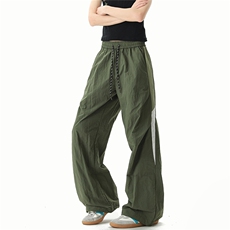 军绿色
