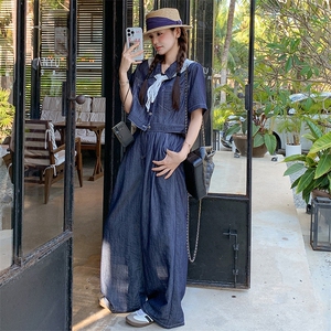 超火休闲穿搭短袖配阔腿裤牛仔套装女夏2025独特绝美松弛感两件套图片