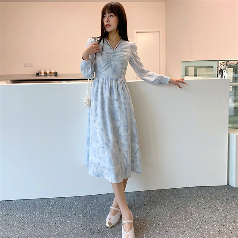 现货2024年春季网红新款女时尚潮流法式印花连衣裙,女装连衣裙,煊芮熙