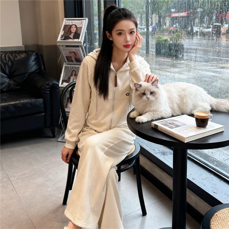 设计高级感休闲运动套装女春季新款气质减龄连帽卫衣阔腿裤两件套,女装套装/套裙,江南
