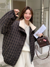 复古格子羊羔毛翻领羽绒服女2025冬季短款加厚面包服宽松保暖外套，女装羽绒服，艾米莉亚