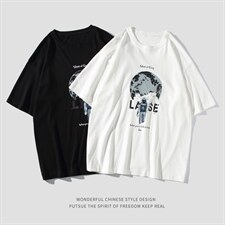 T108P23白底平铺加大码纯港风情侣学生宇航员月球印花T恤夏，男装T恤，电商A050