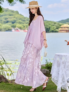 温柔风松弛感宽松罩衫吊带两件套图片