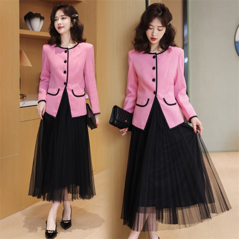 2025新款春装小香风短款西装简约撞色边设计感时尚气质，女装西装，卡杰菲