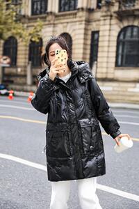 中长款刺绣羽绒服图片