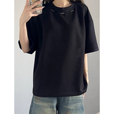黑色