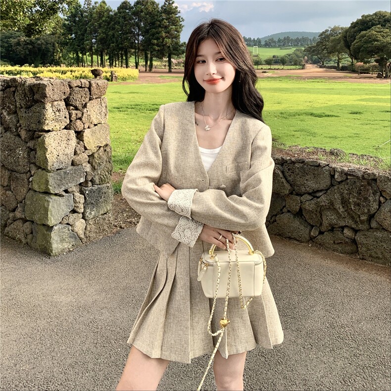 主推现货-2025年秋季新款小香风套装外套显瘦百褶裙减龄两件套女,女装套装/套裙,霓裳依族