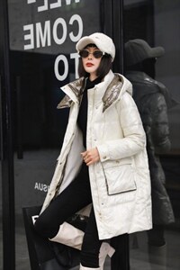 冬季羽绒服现货,女装羽绒服,艾伊贝雪