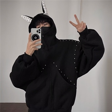 黑色