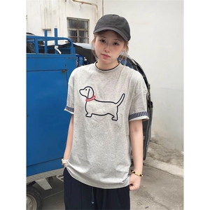 灰色格纹假两件小狗短袖女夏季薄款轻奢高级感t恤宽松情侣五分袖图片