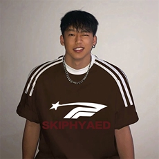 咖啡色