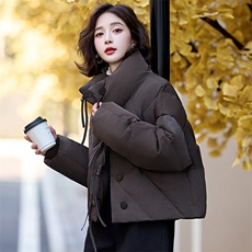 设计感紫色短款羽绒服女2024冬新款加厚保暖立领白鸭绒面包服外套，女装羽绒服，姿衣坊
