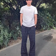 深蓝色