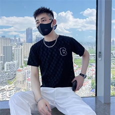 黑色