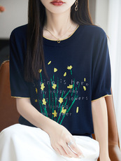 2025年夏季常规不连帽兰花草小猫时尚百搭通勤短袖，女装T恤，鄂维那特