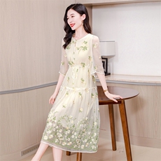 真丝连衣裙夏季2025新款高端精致刺绣气质女人味轻奢桑蚕丝碎花裙，女装连衣裙，阿舍尔精品