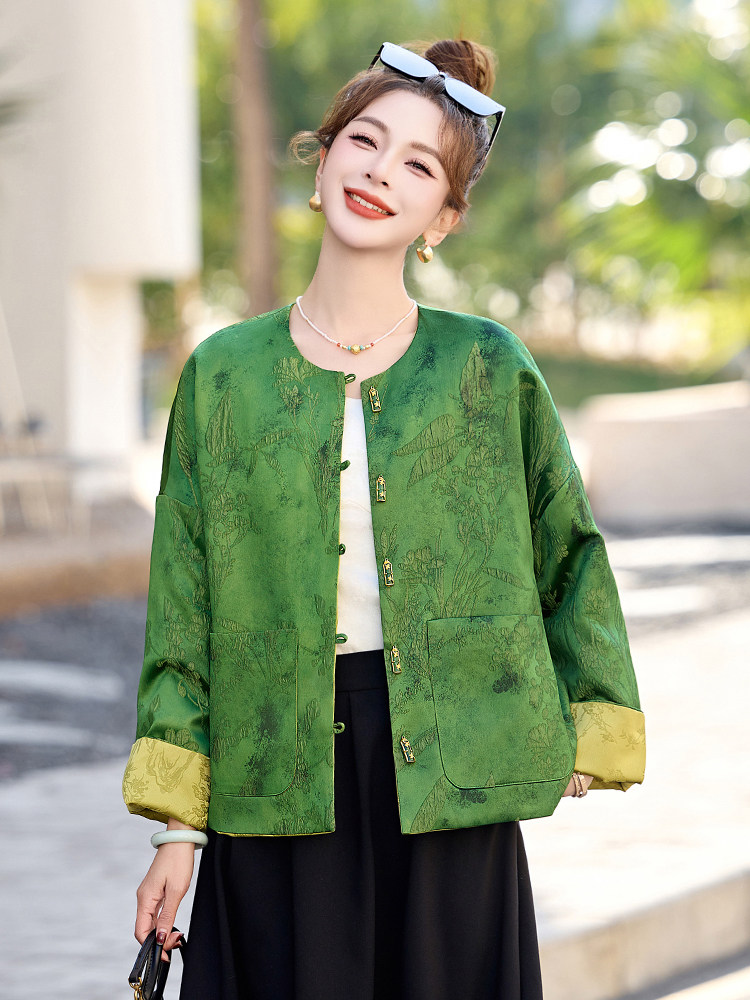 高级感绿色新中式国风提花短外套女2025春秋新款显瘦圆领休闲上衣,女装短外套,艾仟回(原伊仟回)