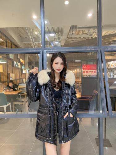 羽绒服，派克服，女装羽绒服，睿·酷貝兒