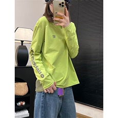 黄绿色