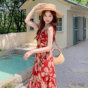 法式不规则碎花绑带吊带连衣裙女夏季2025新款海边度假风减龄长裙图片