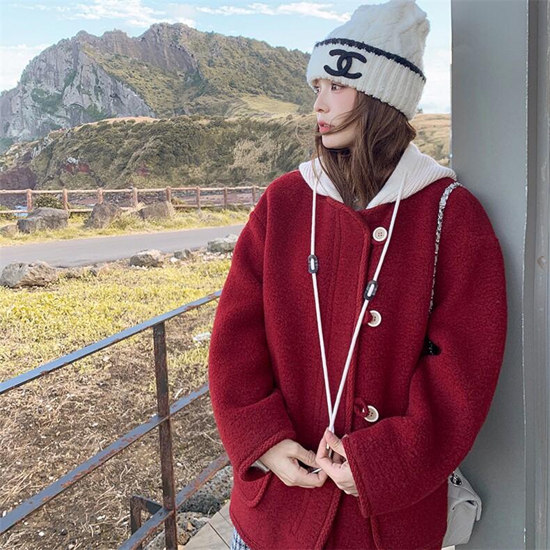 红色针织连帽羊羔毛外套女冬季2025新款小个子设计感宽松短款棉衣，女装毛呢外套，浪娴服饰
