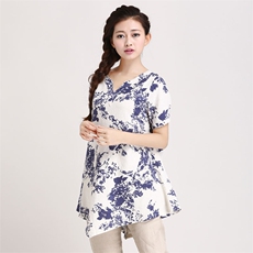 百搭碎花V领2024年夏季短袖中长款直筒衬衫休闲文艺上衣，女装衬衫，风姿绰