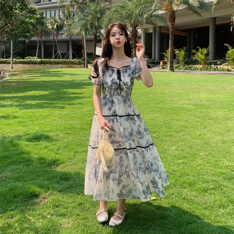夏季法式气质方领水墨印花连衣裙女收腰茶歇裙海边度假风桔梗长裙图片