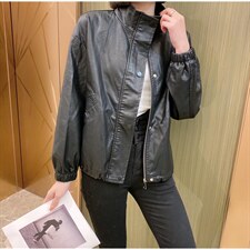 后面扣子皮衣，女装皮衣，美惠百合