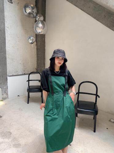 夏季新款背带裙两件套，女装，红头发儿