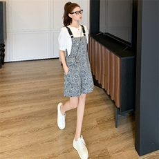 甜美休闲时尚运动套装女夏季新款圆领泡泡短袖提花背带短裤两件套，女装套装/套裙，2C310