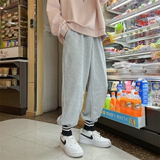 灰色