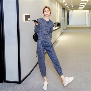新款时尚牛仔小脚裤套装两件套2021年春季图片