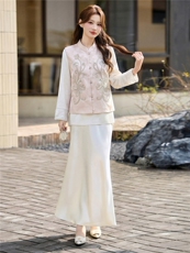 现货春装新款简约时尚重工艺钉珠减龄组合套装马甲半裙衫三件套，女装套装/套裙，韩美纤衣